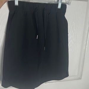 Black lululemon skirt. (Long)